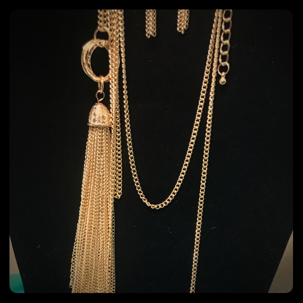 *SOLD*Gold Tone Chain Necklace Set